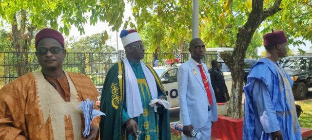 Prof. Decorating the King (1)